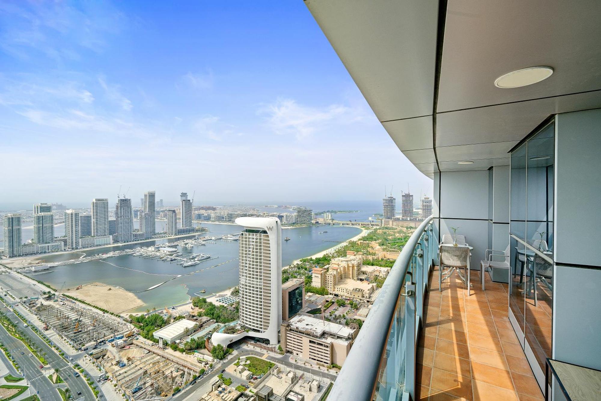 Sky Haven In 45th Floor 2br With Harbour Views Apartment