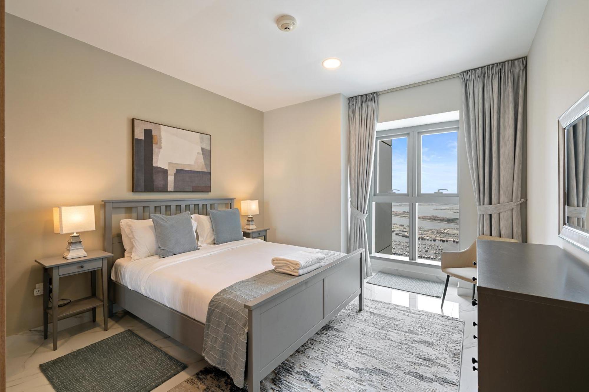 Sky Haven In 45th Floor 2br With Harbour Views Apartment